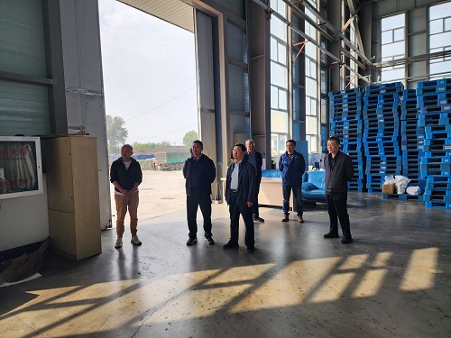 党委书记、董事长齐凤鸣等一行节前督导检查安全维稳工作全力以赴保障市场稳定供应